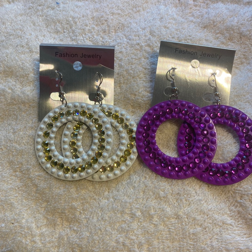 Earrings 2 pair